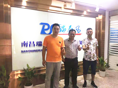 瑞泰風(fēng)環(huán)?？照{(diào)-千里探望華中團(tuán)隊(duì)，吹響廠房車間通風(fēng)降溫沖鋒號